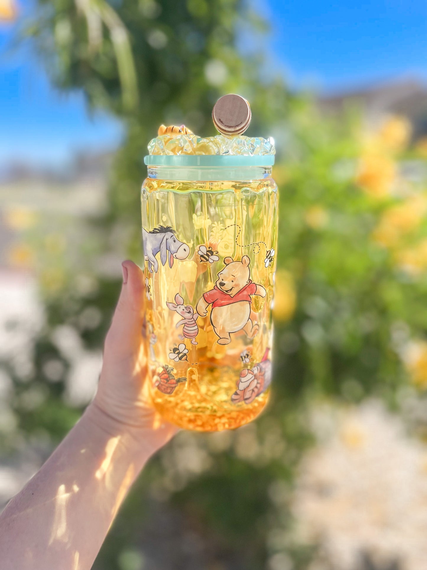 1,000 Acre Friends snow glove tumbler - glass